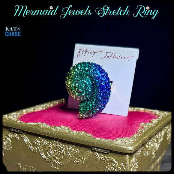 Betsey Johnson Mermaid Jewels Stretch Ring Conch Shell Blue Ombre Ursula Ariel - Picture 5 of 9